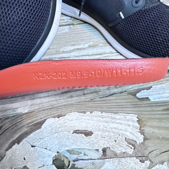 KURU Atom Cloud with Kizik Insole Size 10 Black - Picture 15 of 16